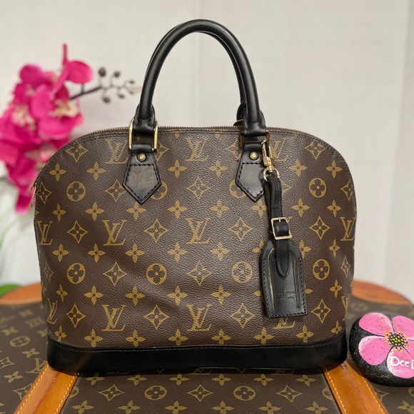 LOUIS VUITTON Alma handbag MM - Picture 13 of 13